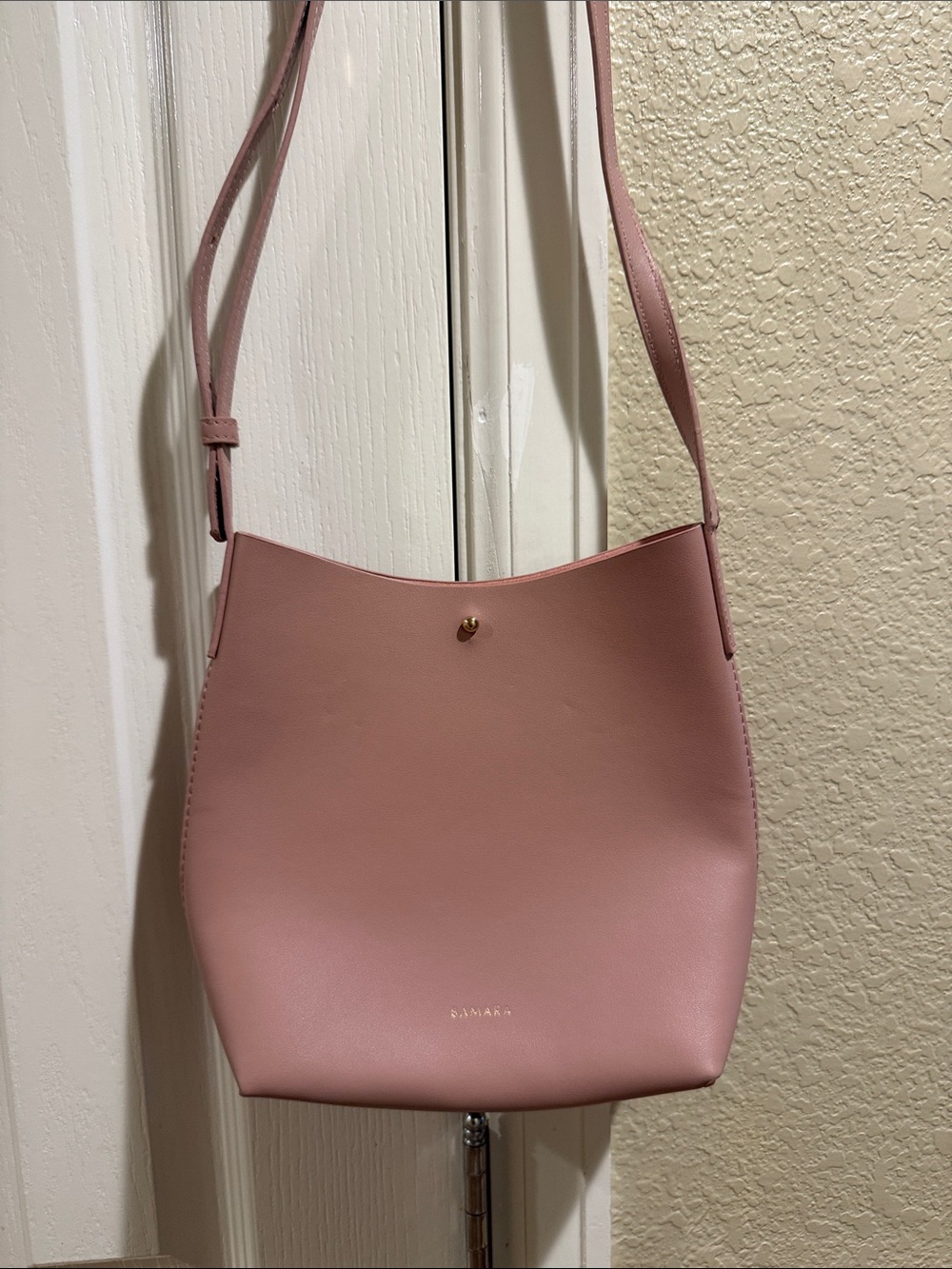 Elegant Pink Shoulder Samara bag with Minimal Gold Accent